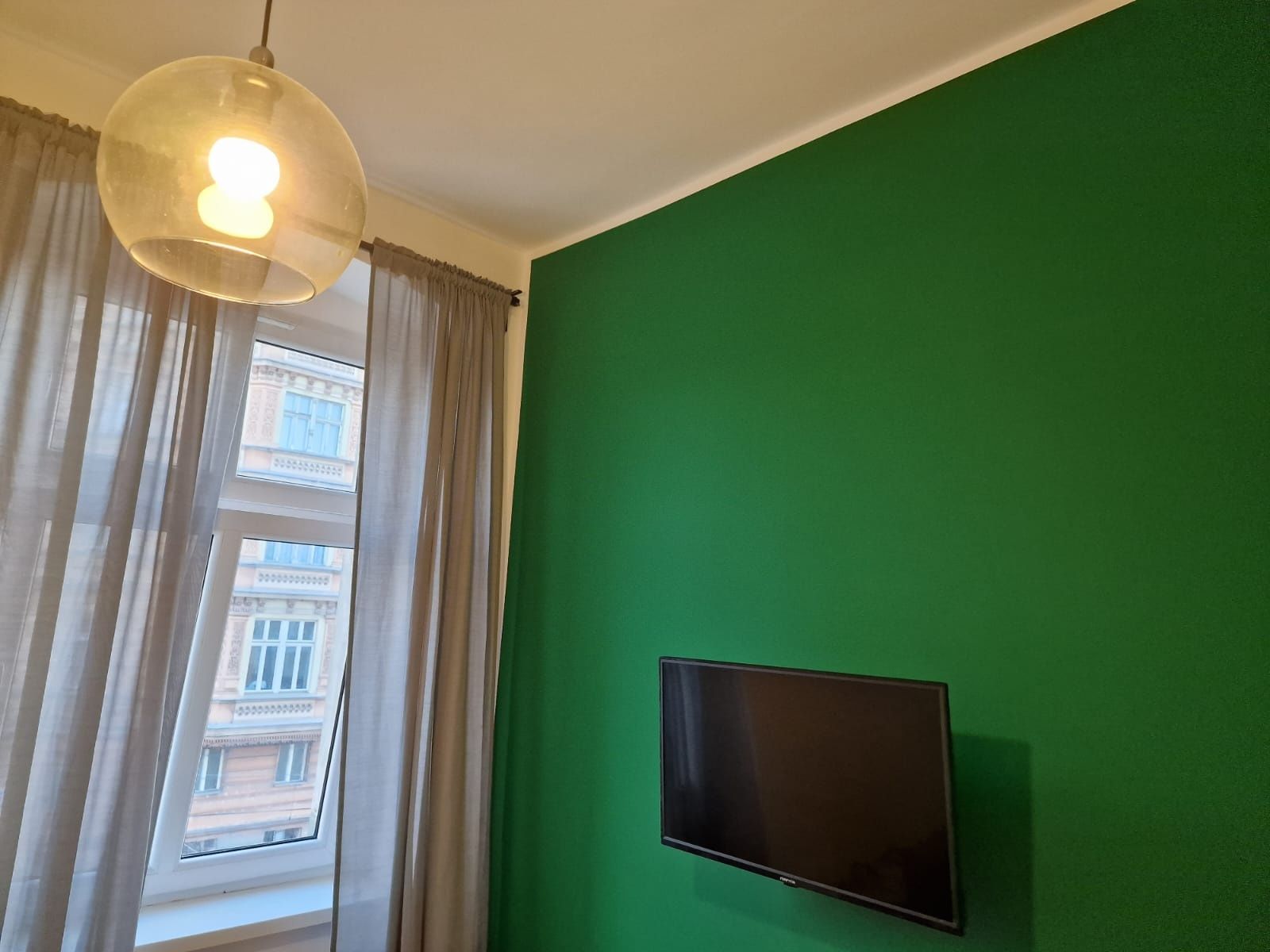 Szpachlowanie - cekolowanie cena od 19 zł m2.  Malowanie od 9.99 zł m2