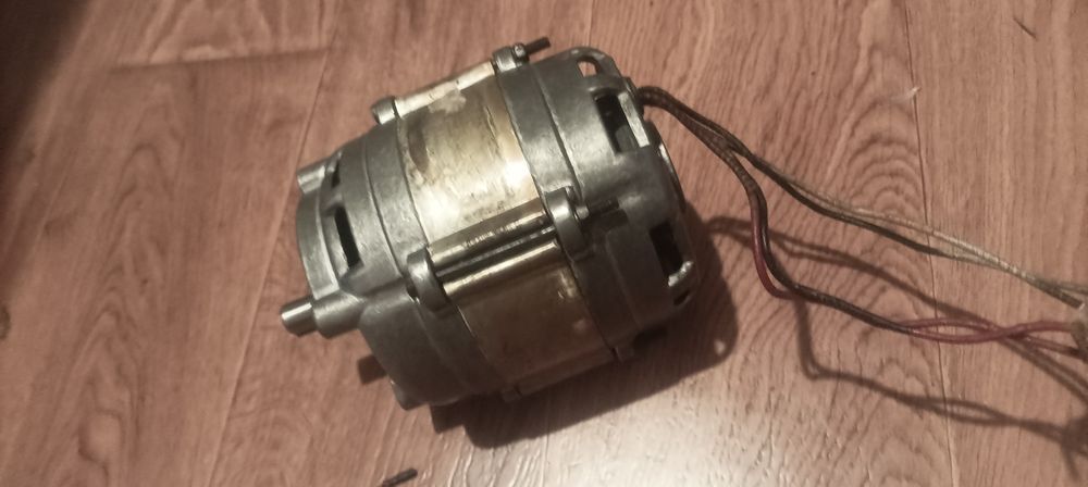 Мотор ві  стиралки  Либідь
