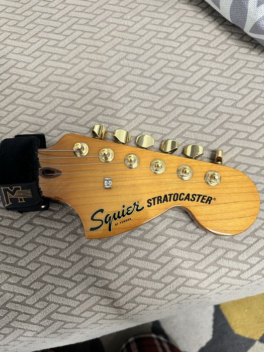 Guitarra Squier Stratlcaster