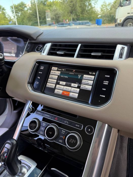 Land Rover Range Rover Sport 2015 года 3.0 бензин