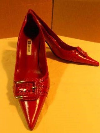 Sapatos em pele - Vermelhos - NOVOS - Baratíssimos