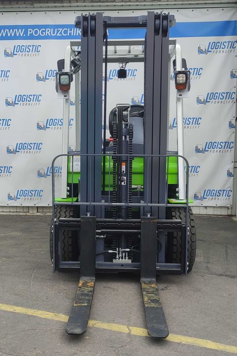 Електронавантажувачі JAC CPD15 ,  JAC CPD25 з зарядним пристроєм