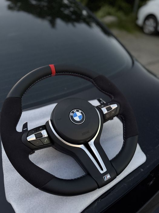 М кермо BMW (E-серія, з червоною полоскою та алькантарою) Е70 Е90