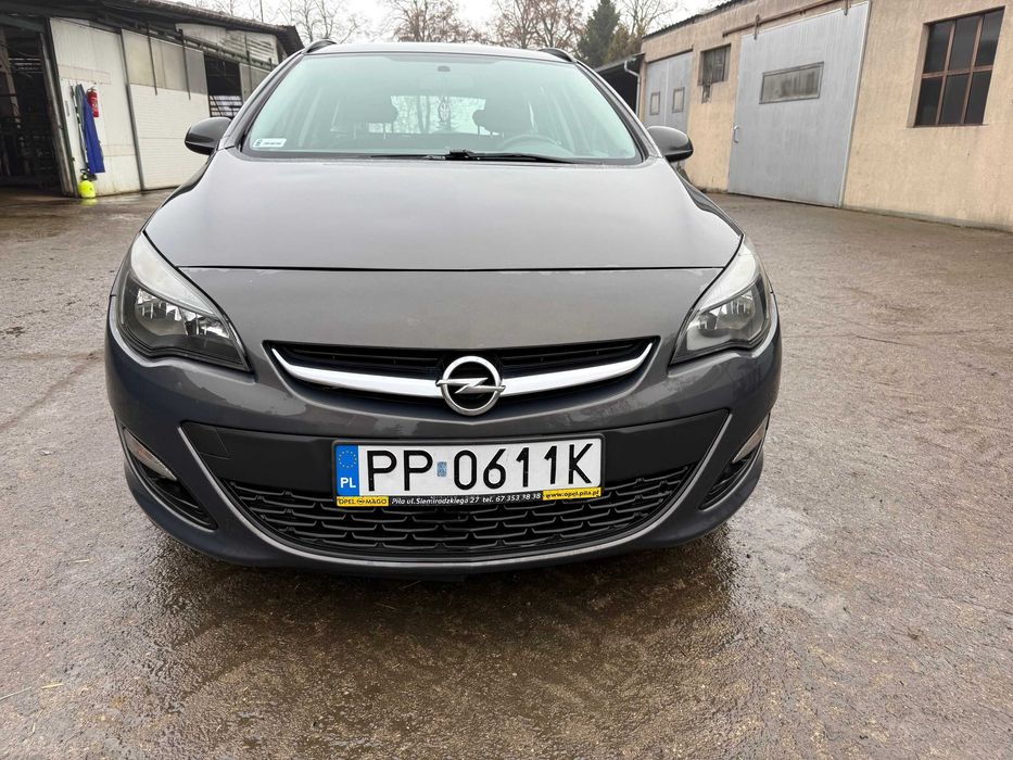 Opel Astra Sportstourer J