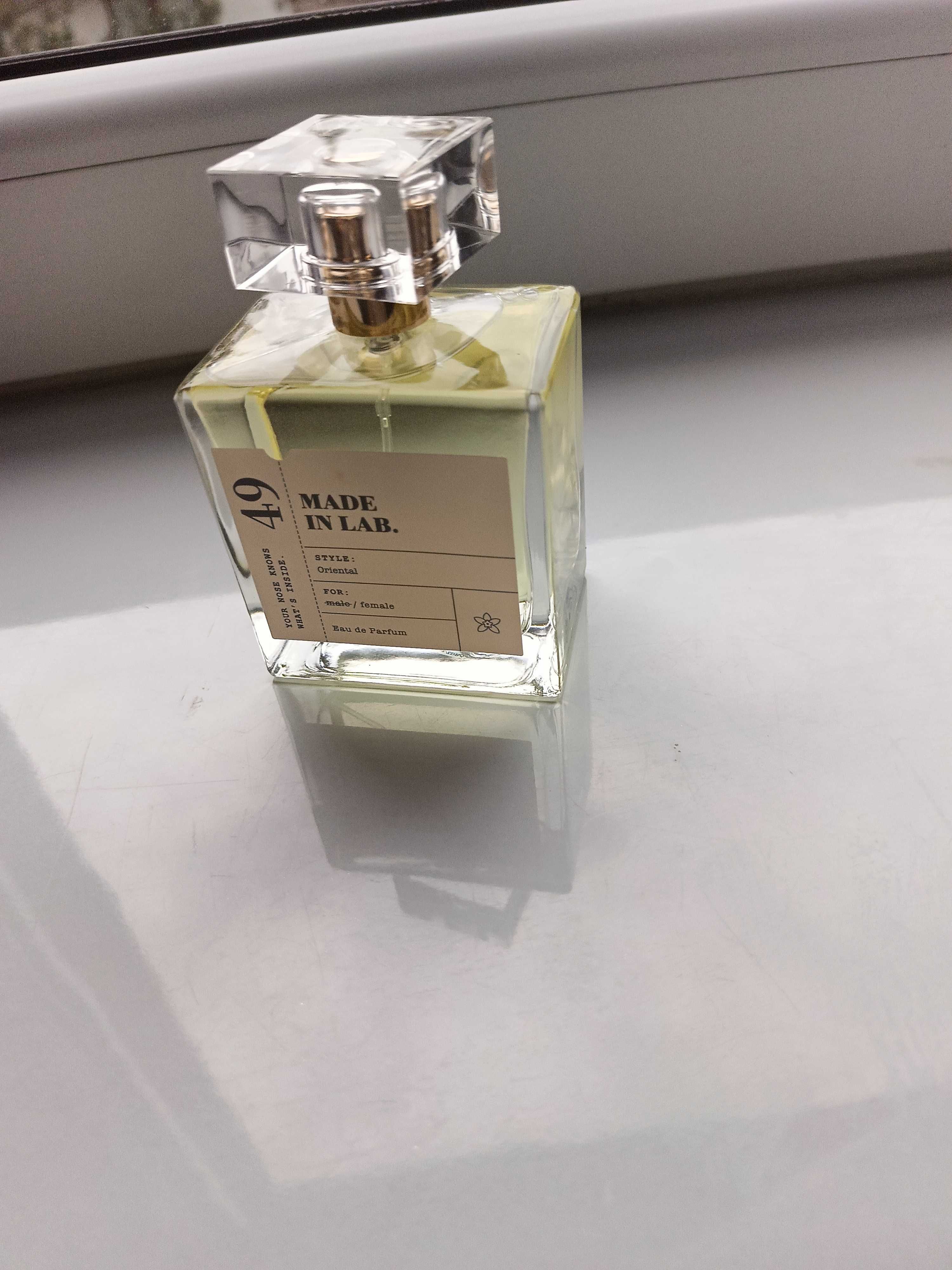 Perfum made in lab 49