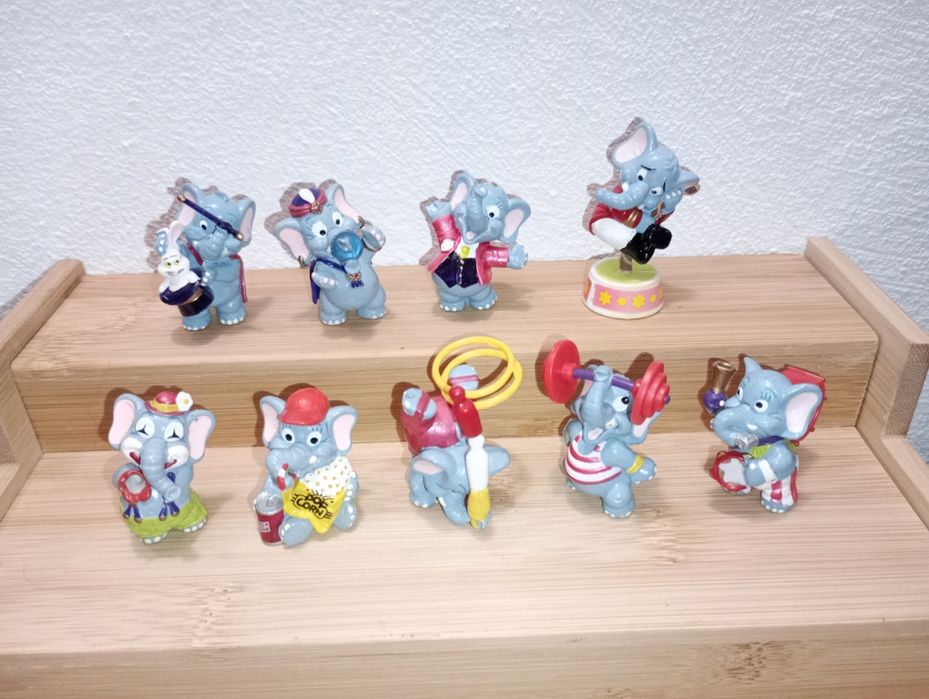 Figurki z kinder niespodzianki z serii Słoniki w cyrku