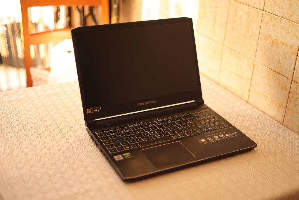 Computador Portátil PREDATOR Helios 300 (NÃO FUNCIONA)