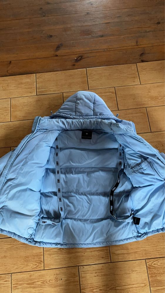Kurtka hoodrich w kolorystyce baby blue rozmiar m nowa