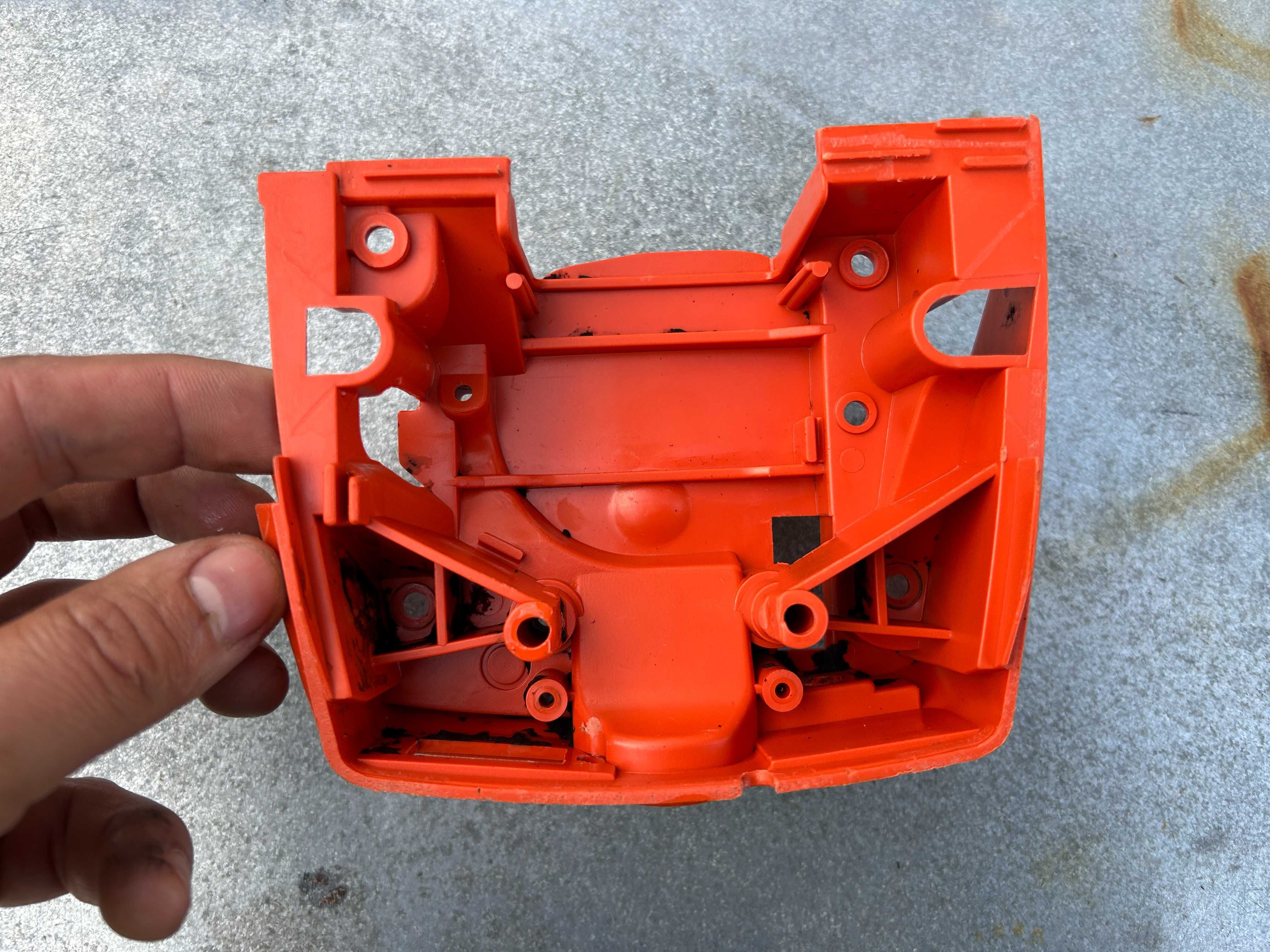 Podstawa łącznik Podstawa Gaźnika Panel Husqvarna 394 XP 395 XPG