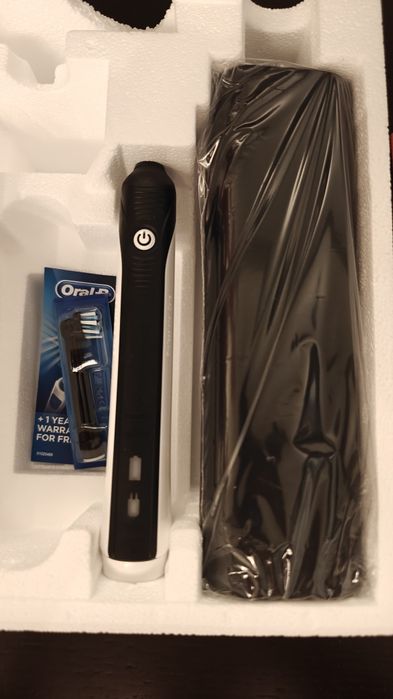 Escova de dentes elétrica Oral-B Pro 1  nova