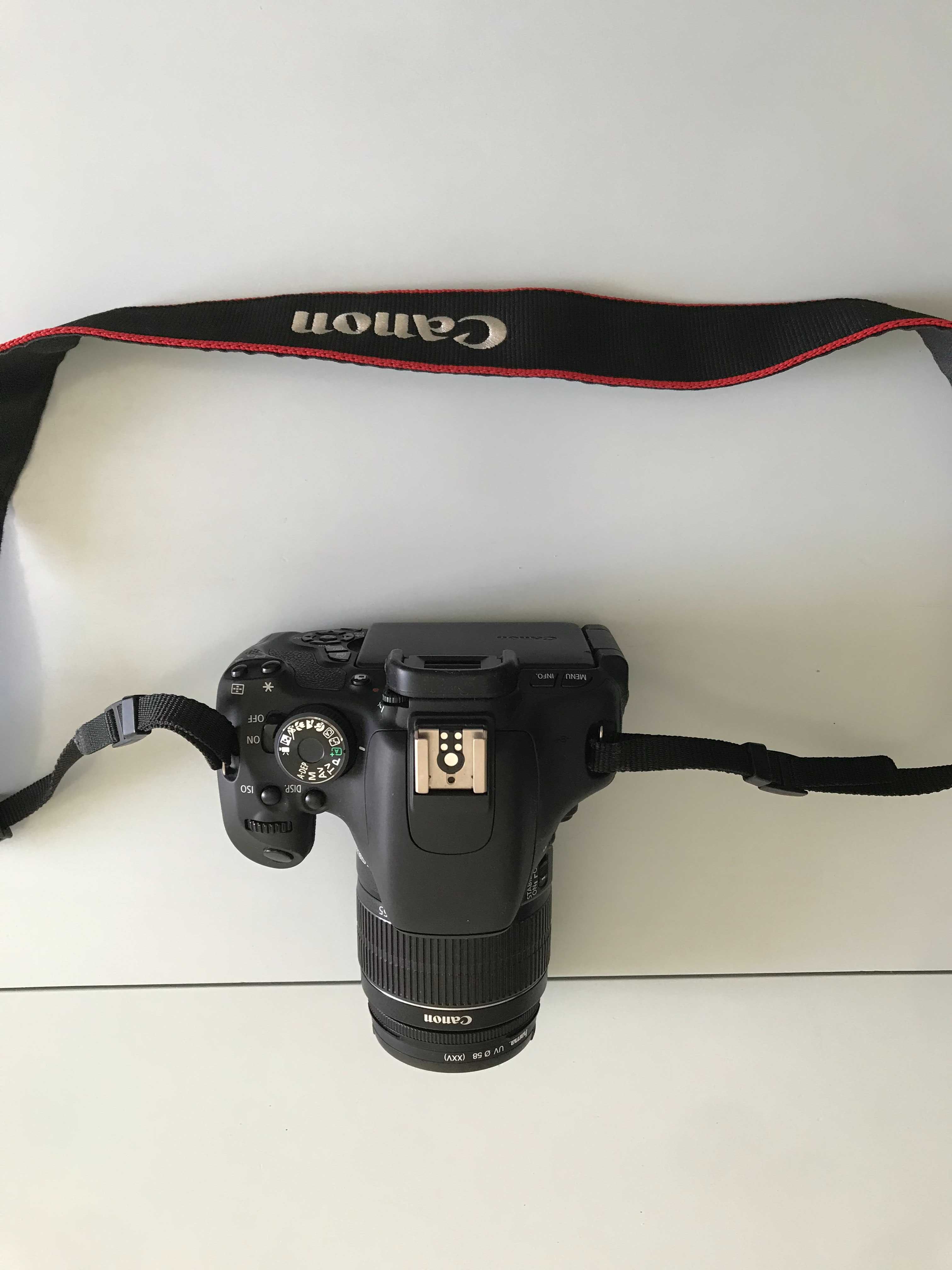 Máquina fotográfica Canon EOS 600D + 3 Ofertas
