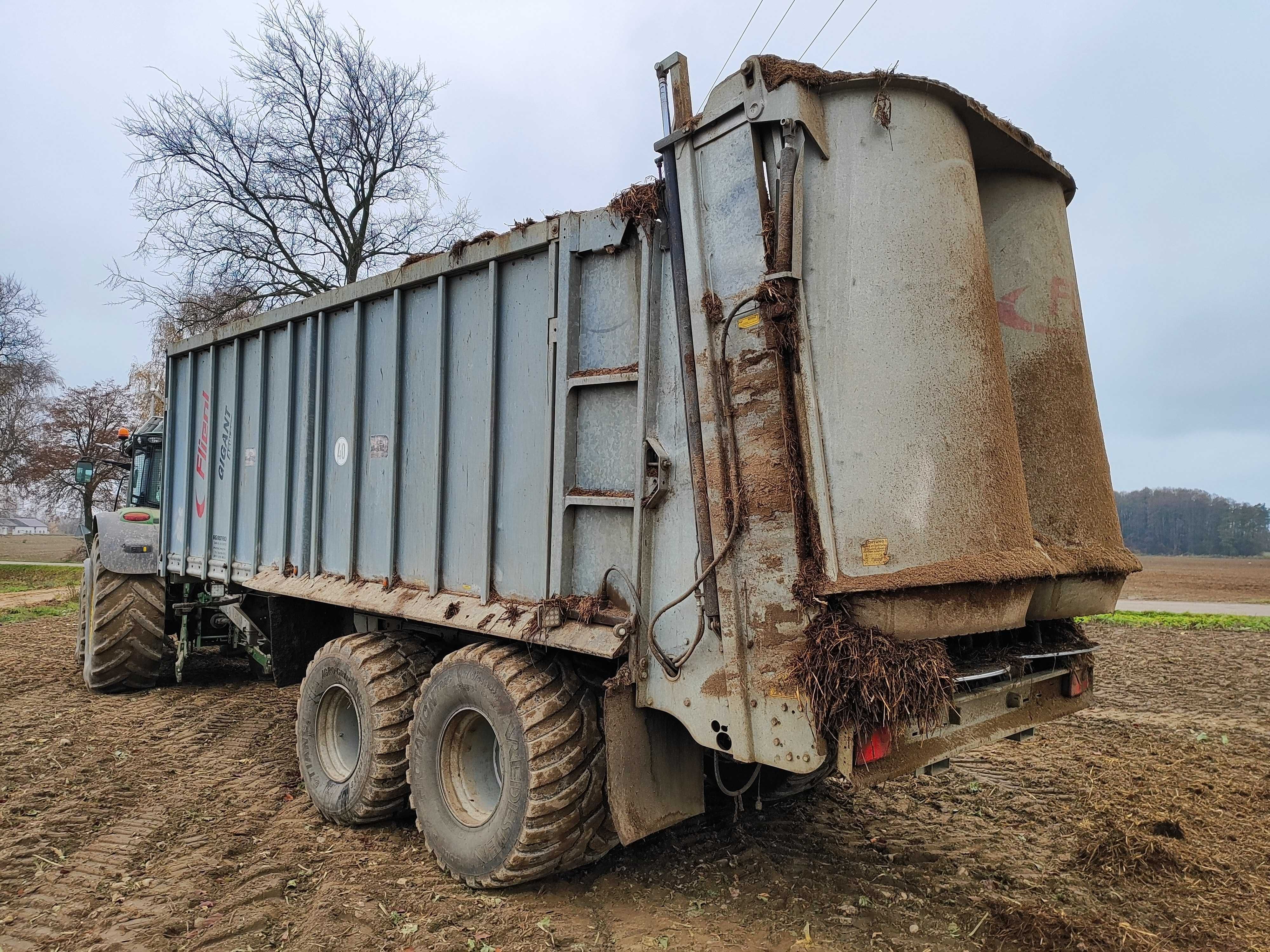 Rozrzutnik Fliegl ASW271 GIGANT z klapą, 2015r