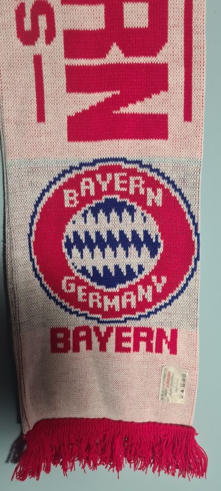 [16] Oryginalny szalik piłkarski Manchester United v Bayern Monachium
