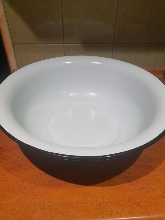 Duża miska emalowana ZSRR, nieużywana.