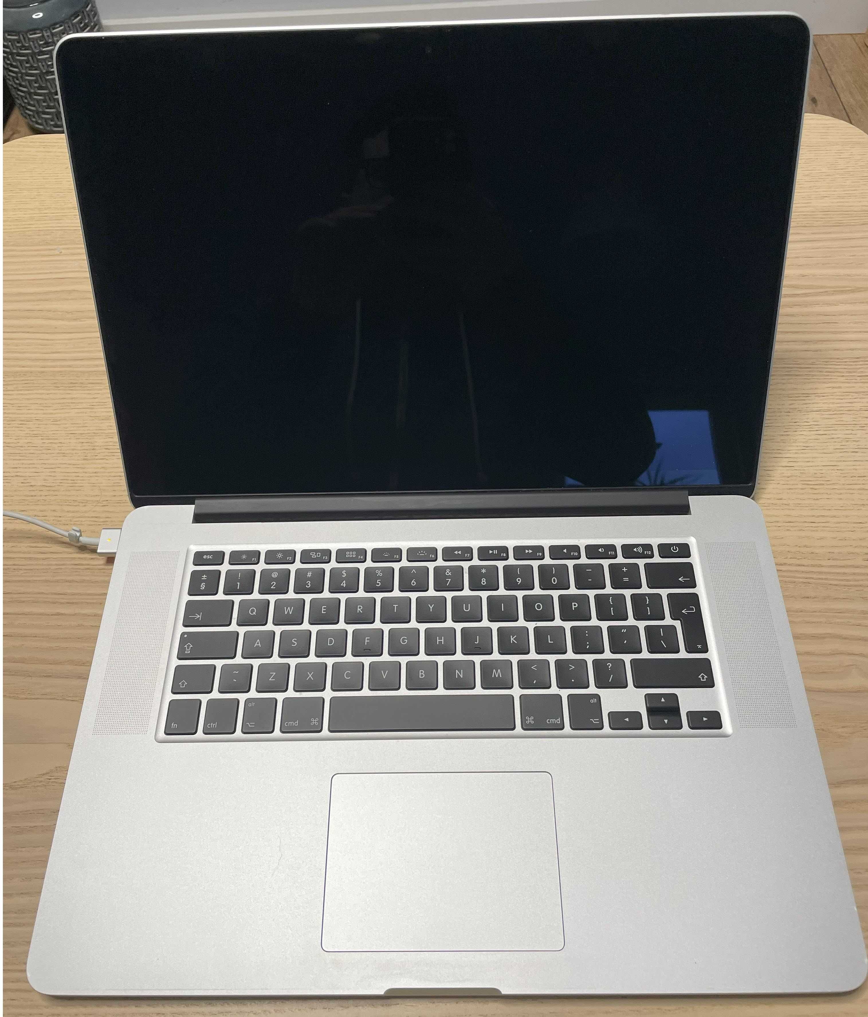 MacBook Pro 15’ Retina 2015r 256GB A1398