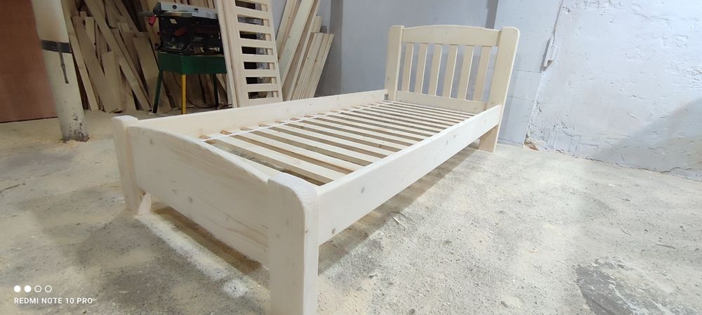 Ліжко дерев'яне односпальне