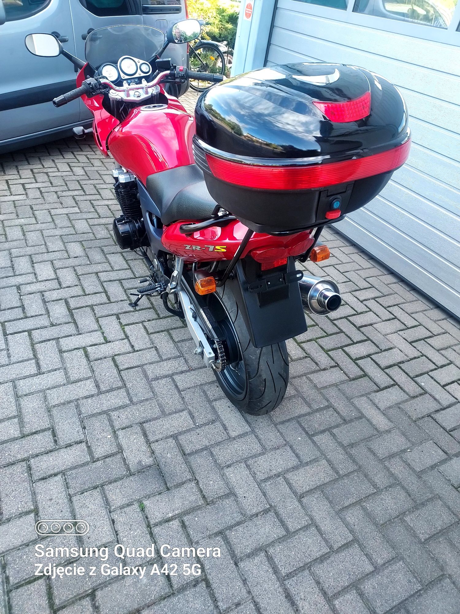 Motocykl Kawasaki ZR-7S super stan