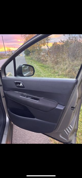 Авто свіжопригнане