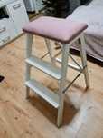 Ikea BEKVÄM z poduszką różowy schodki drabinka hoker taboret krzesło