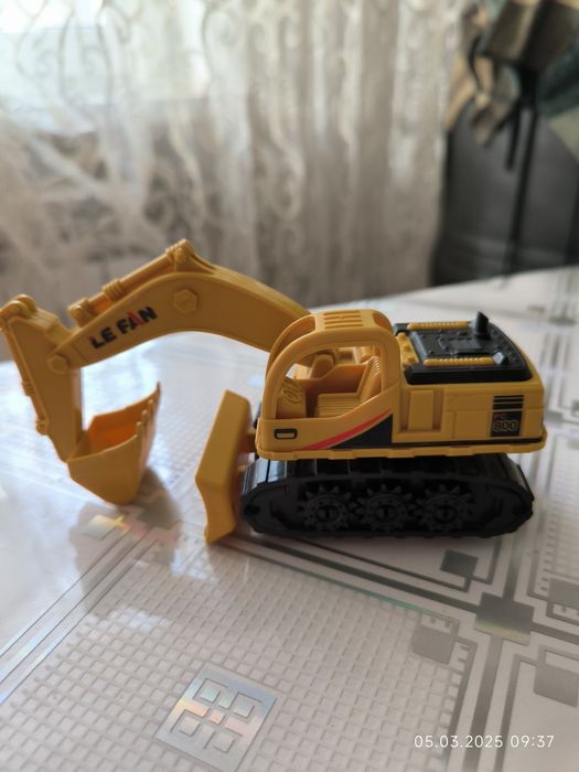 Экскаваторы игрушки