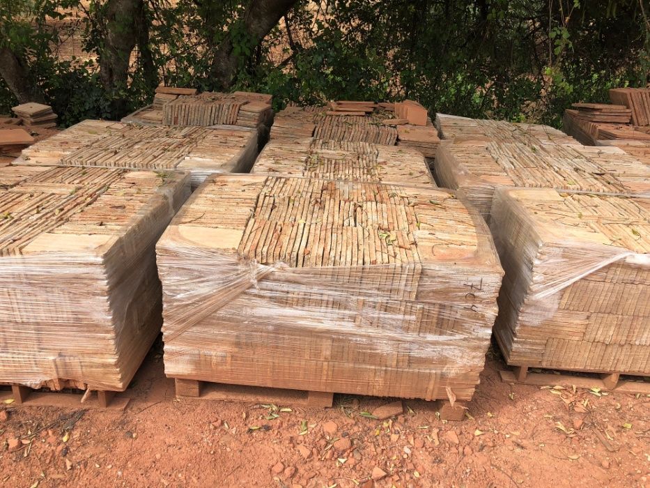 Ladrilhos/Tijoleiras Artesanais de 2ª escolha