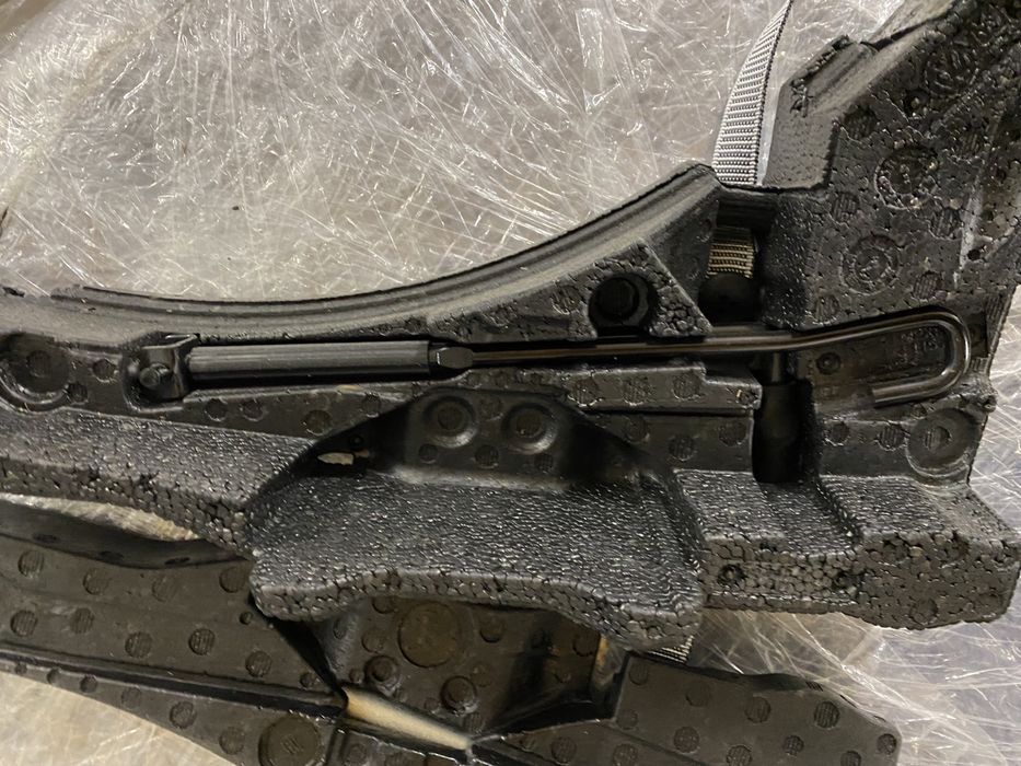 Домкрат vw golf 7,audi a3,skoda octavia a7,seat leon,passat,touran