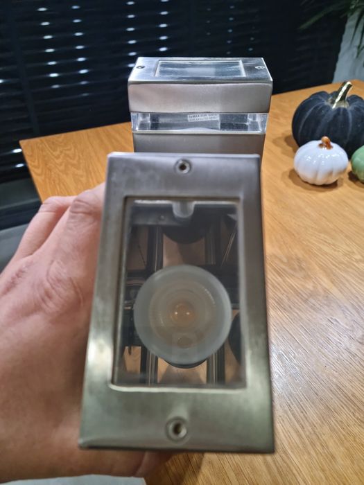 Lampa oprawa oświetlenie ganek elewacja góra dół