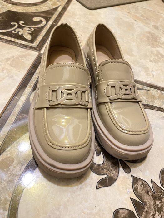 Взуття , Лофери