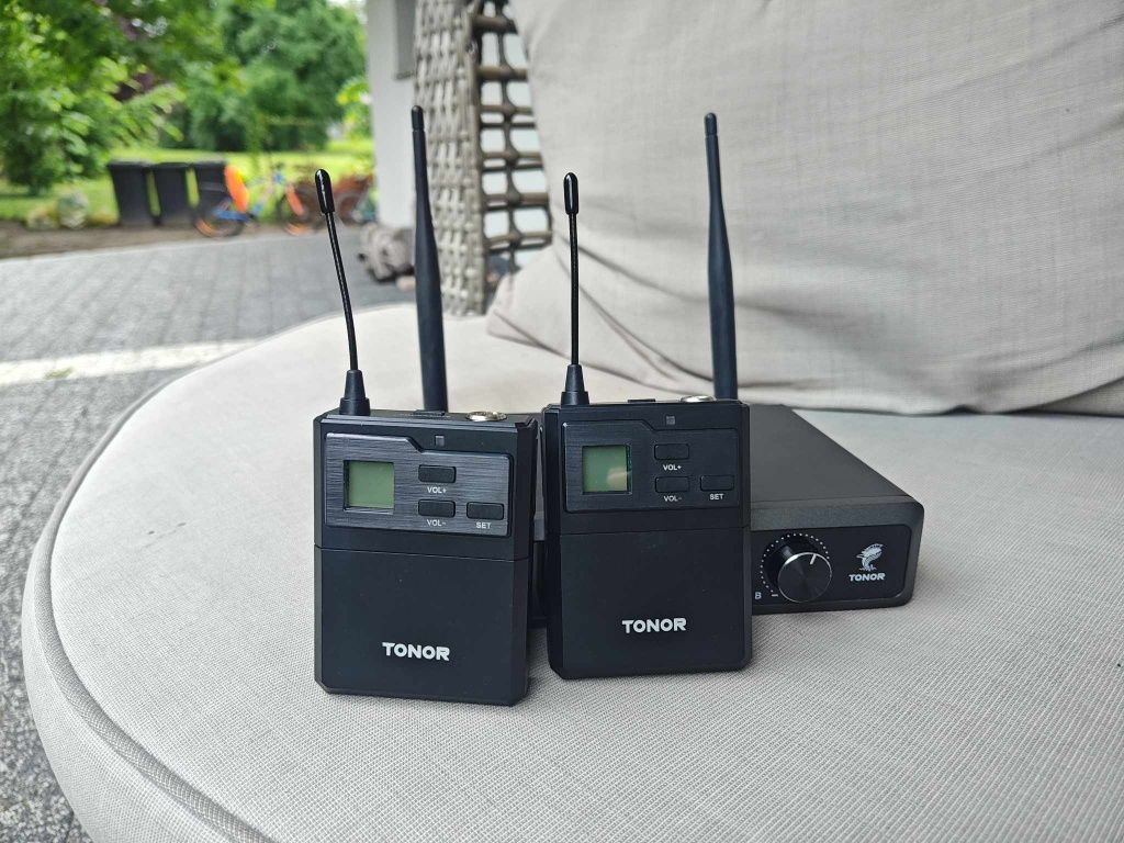 Tonor TW821/822.