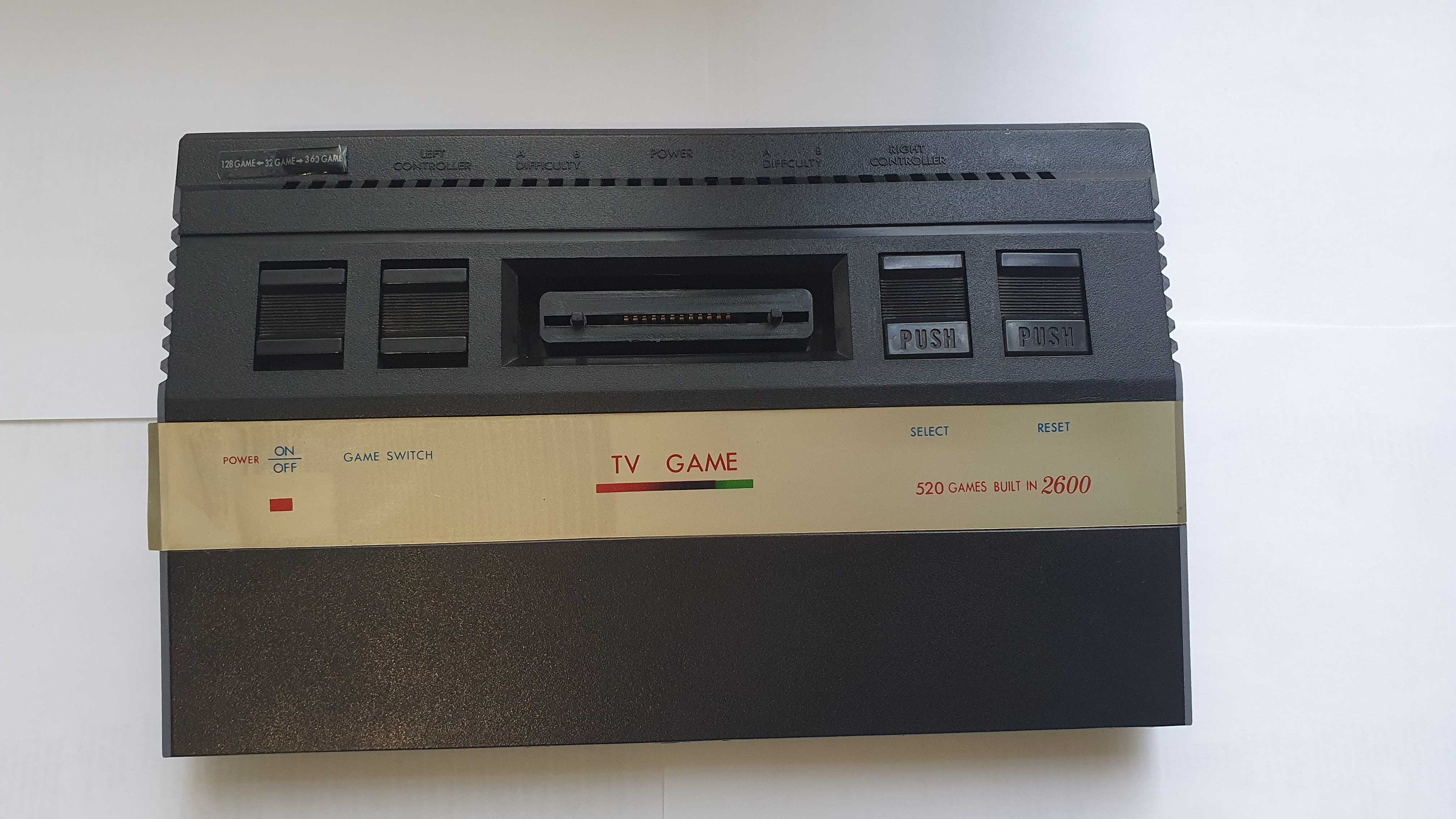 Приставка ретро Atari 2600 tv game 520 games built in 2600