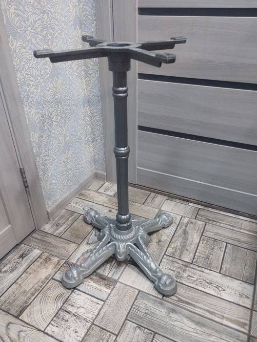 Опори для столів різні