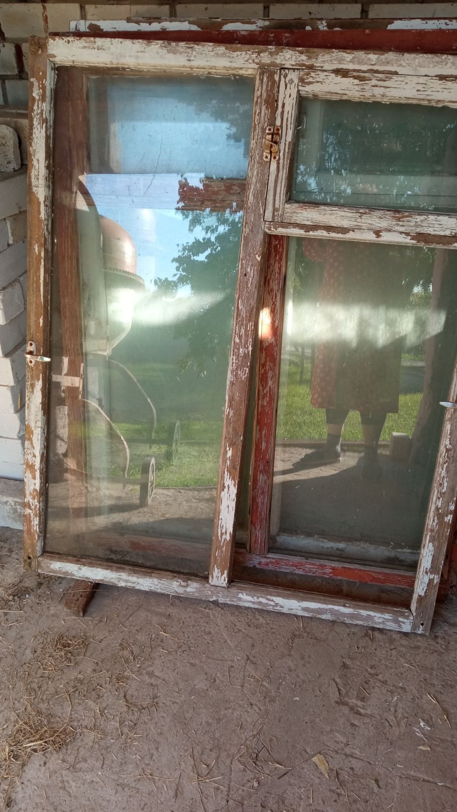 Рамы оконные со стеклами