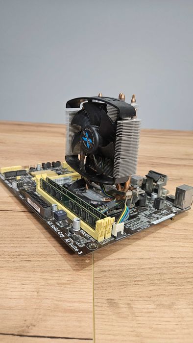 Asus H81-PLUS + I3-4330 + 8GB RAM Kingstone DDR3 + Cooler Zalman