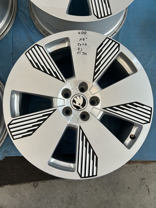 400 Felgi Aluminiowe SKODA R 19 5x112 Bardzo Ładne