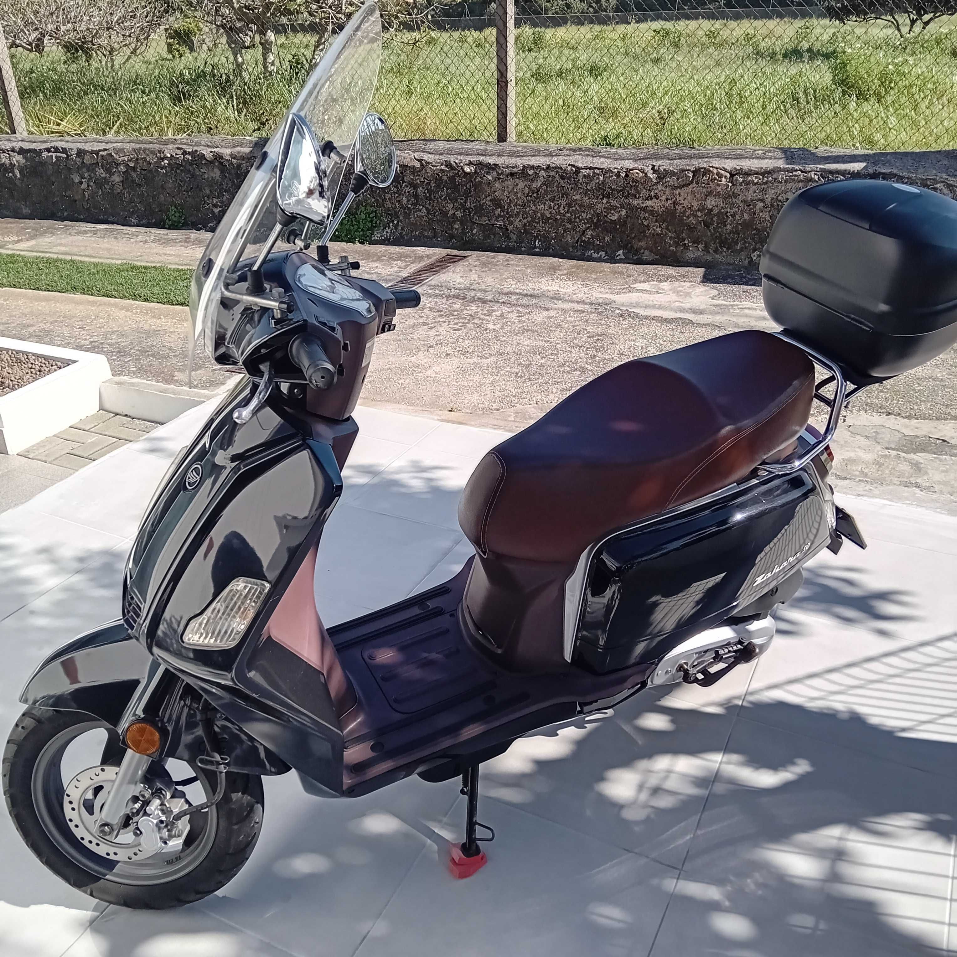 Scooter 50cc estimada