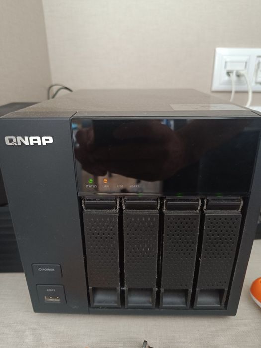 qnap ts-412 NAS 4 bay