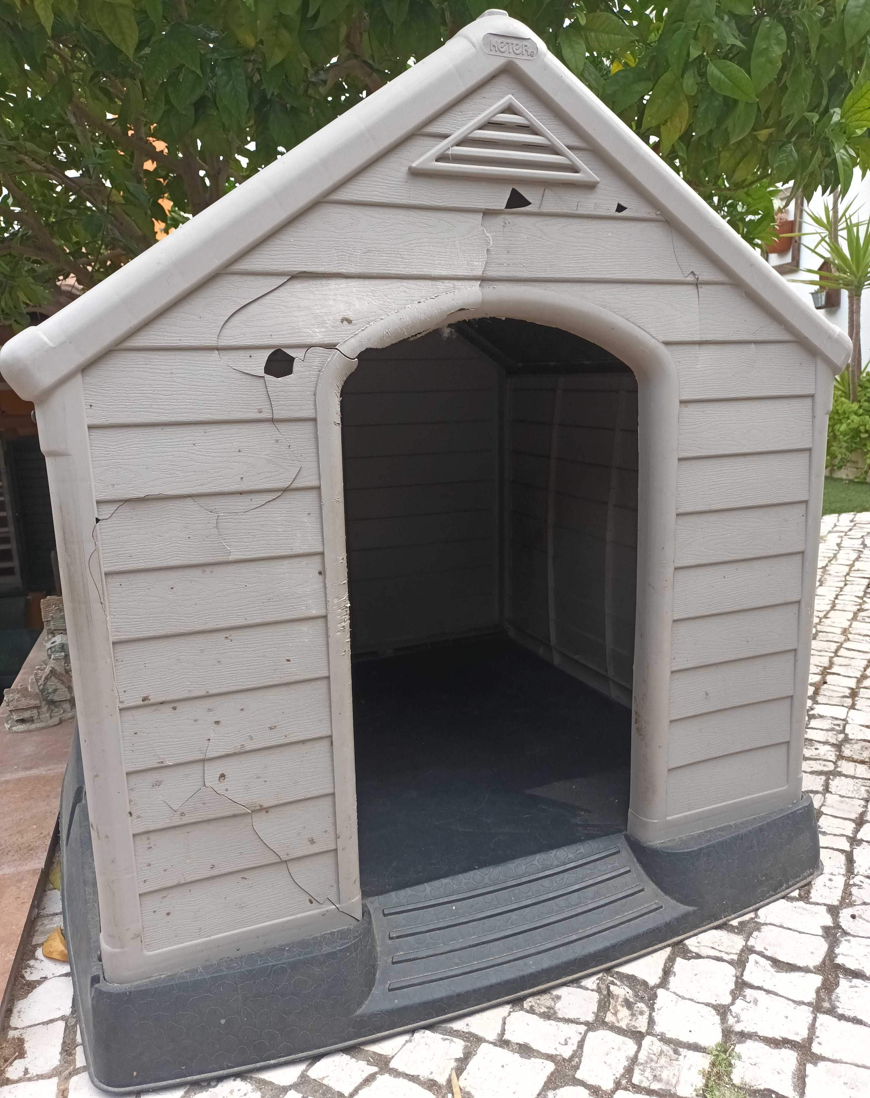 Casota de cão KETER TAUPE - 99X99X95cm