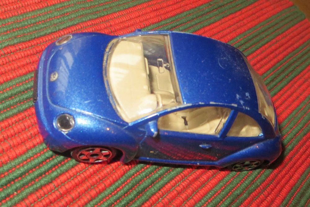 Antiguidades - Carro Volkswagem New Beatle da Burago - Escala: 1:43
