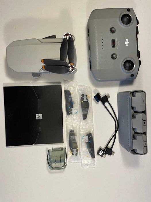 Drone DJI Mini 2 SE Fly More Combo