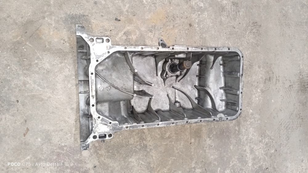 Масляний піддон картера Mercedes sprinter vito om611