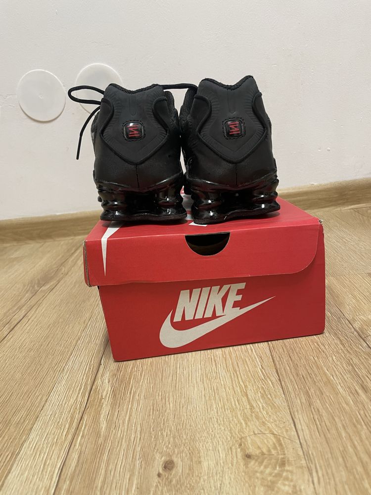 Nike shox tl.