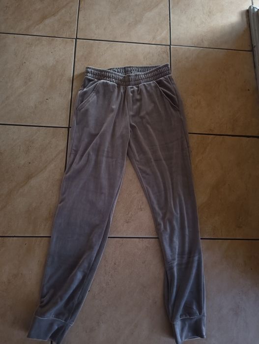 Nowe z metką spodnie welurowe M