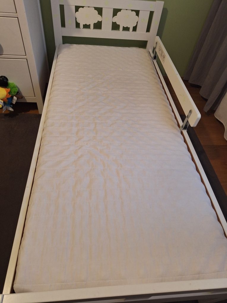 Cama Ikea KRITTER com estrado ripas + colchão