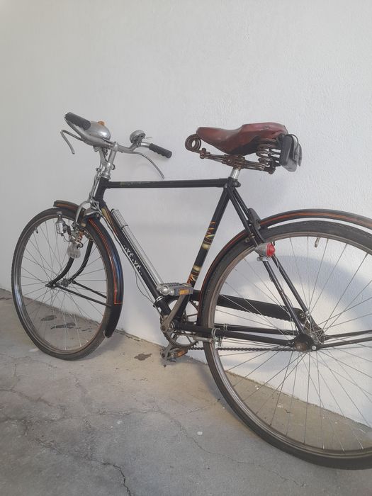 Bicicleta pasteleira yeye 1956 restaurada