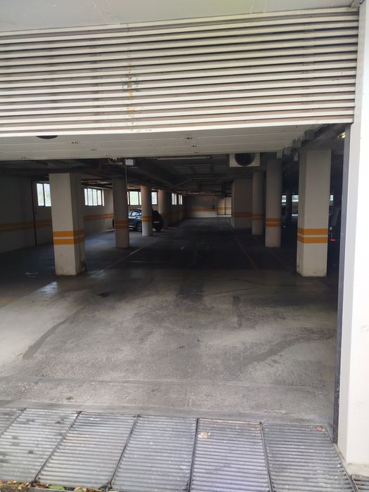 Parqueamento para motociclo