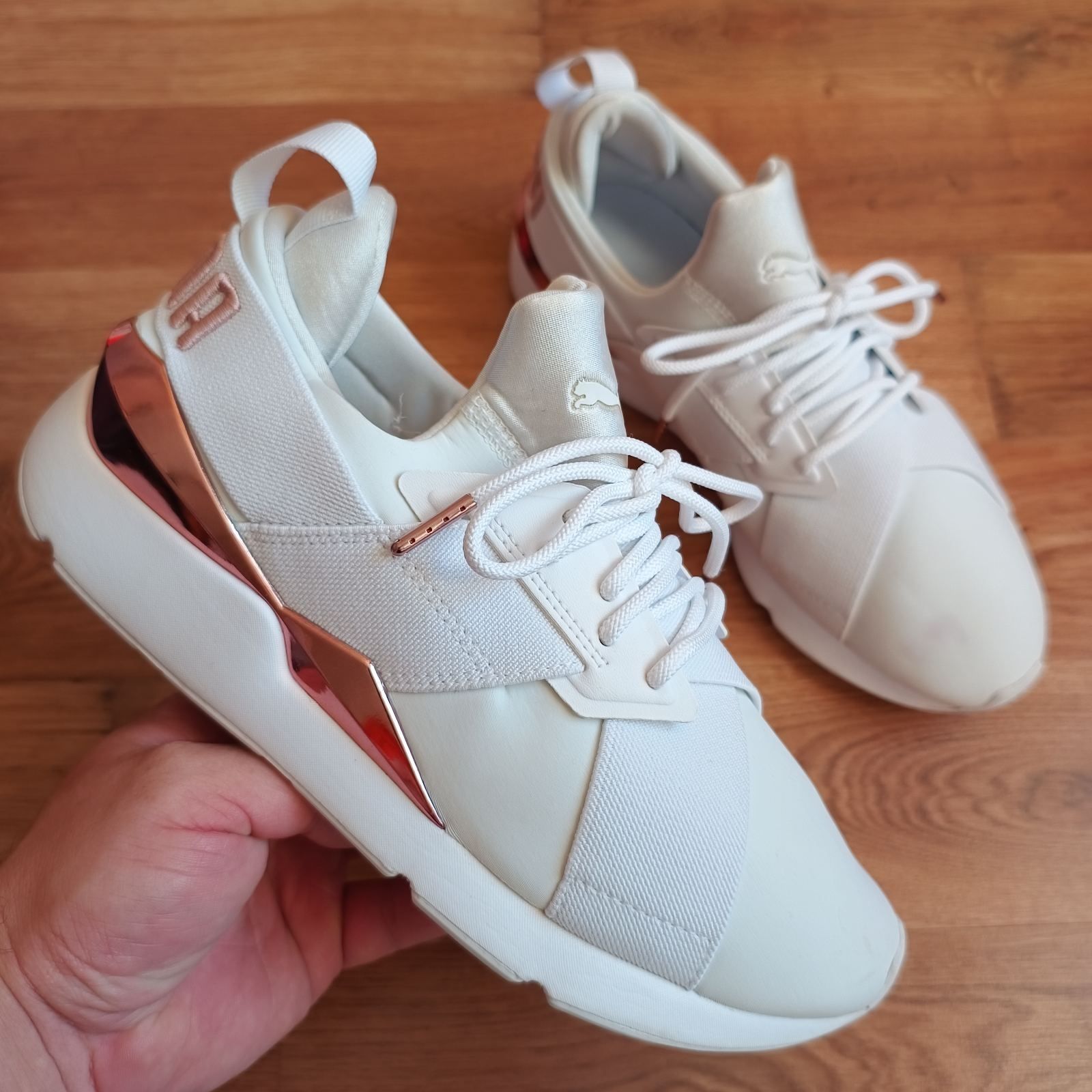 оригінальні puma в стані нових, на носочки є пляма. виводить не пробув