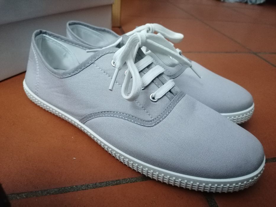 Ténis Cinza 42, 43 e 44 (Novos na caixa)