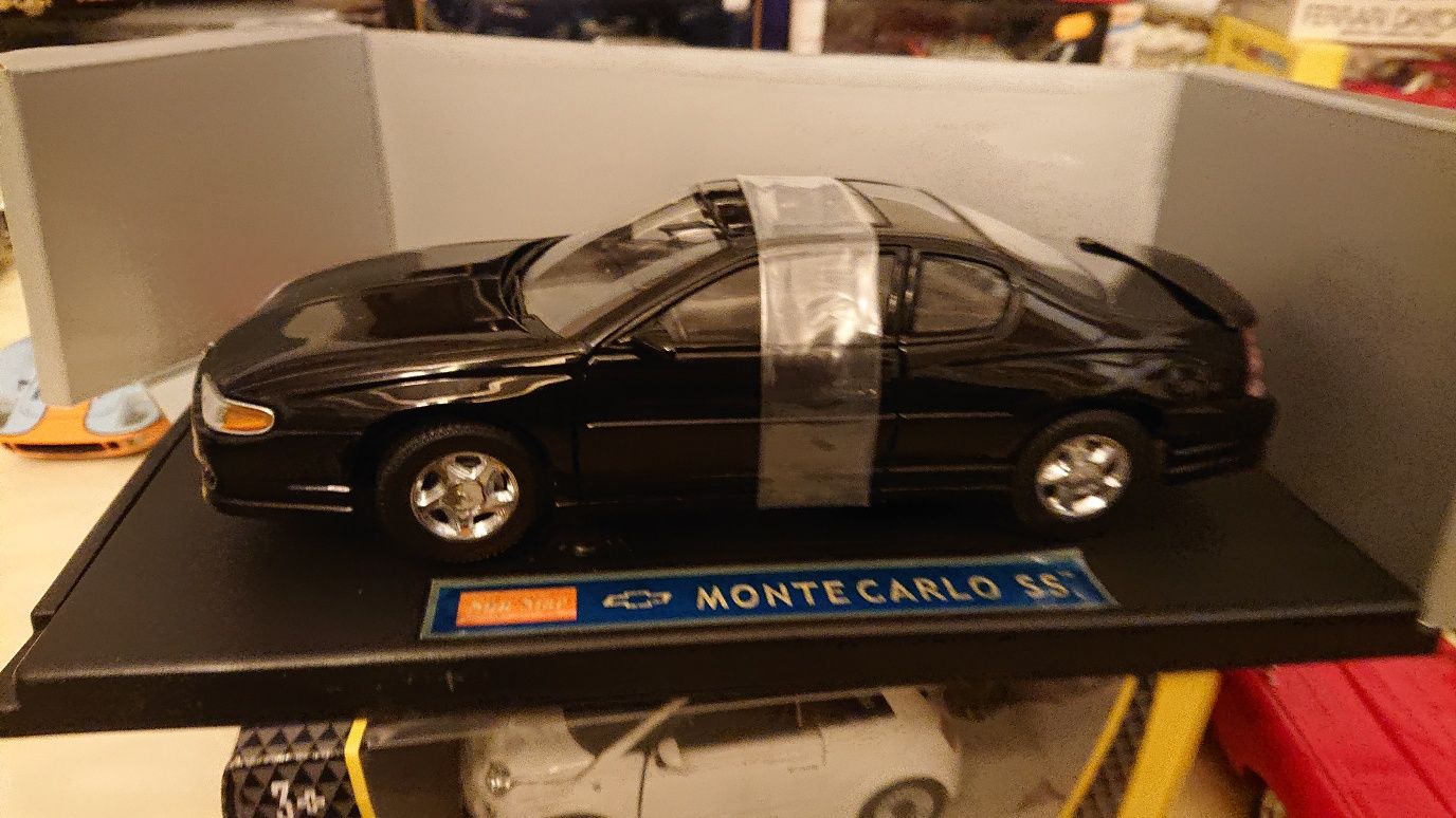 Chevrolet Monte carlo 2000 Sunstar 1:18