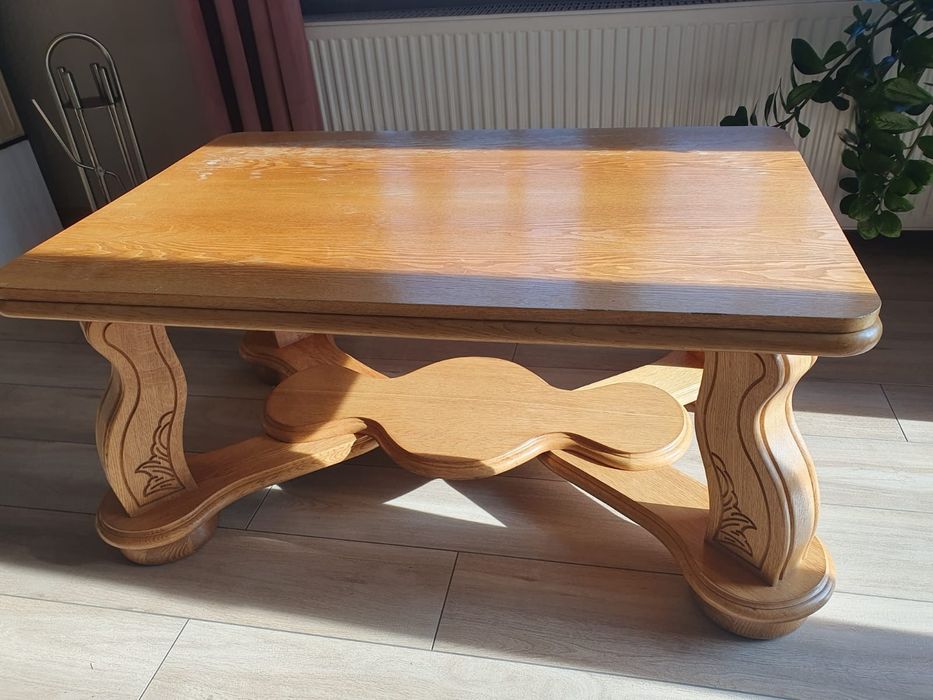 Dębowy stolik kawowy
