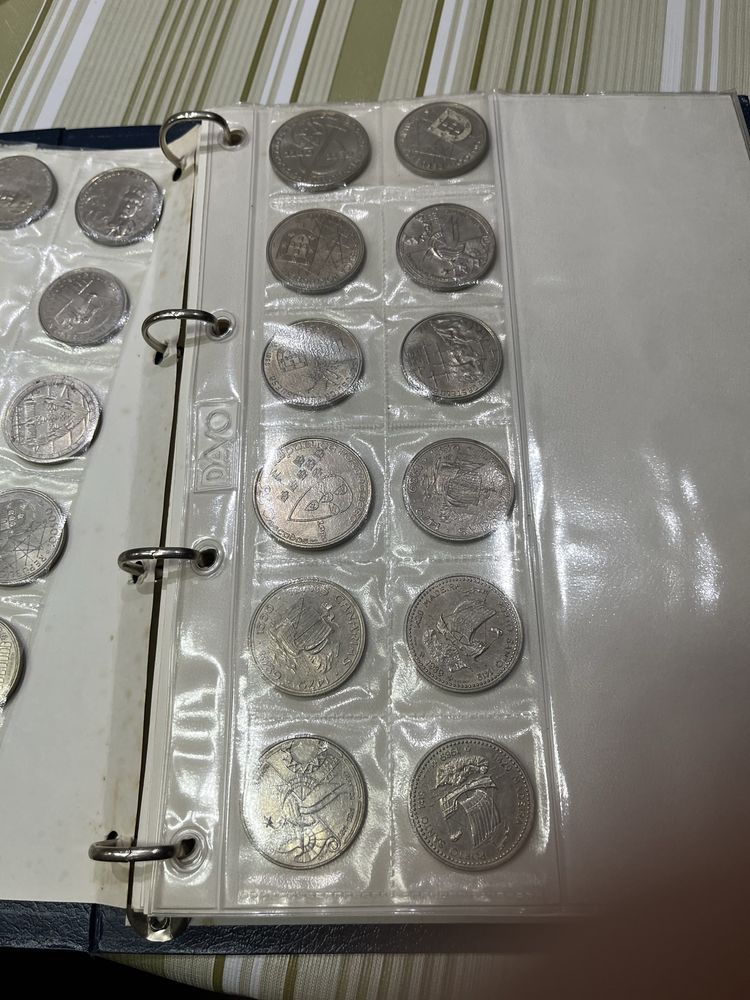 24 moedas de 100 escudos